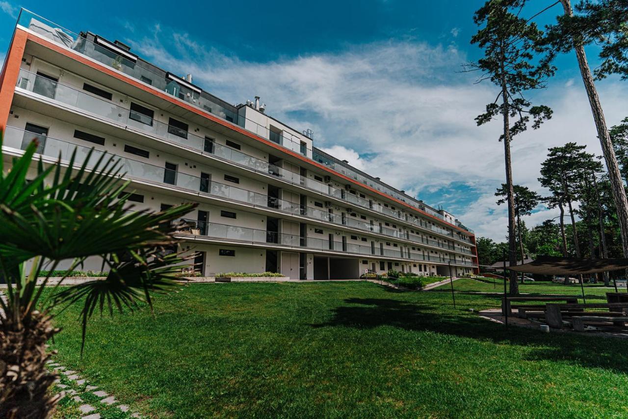 Butique Apartman Balatonlelle Exterior photo