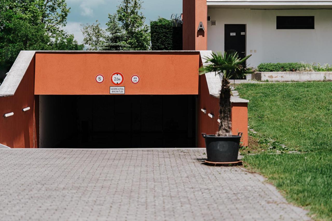 Butique Apartman Balatonlelle Exterior photo