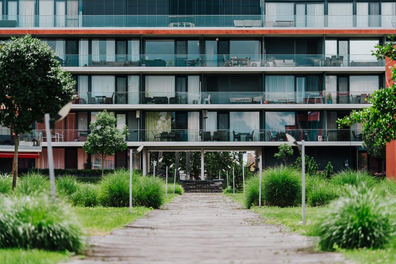 Butique Apartman Balatonlelle Exterior photo